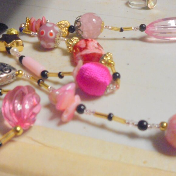 HandCrafted Long Necklace over 25"  ...… pinks - Picture 5 of 7